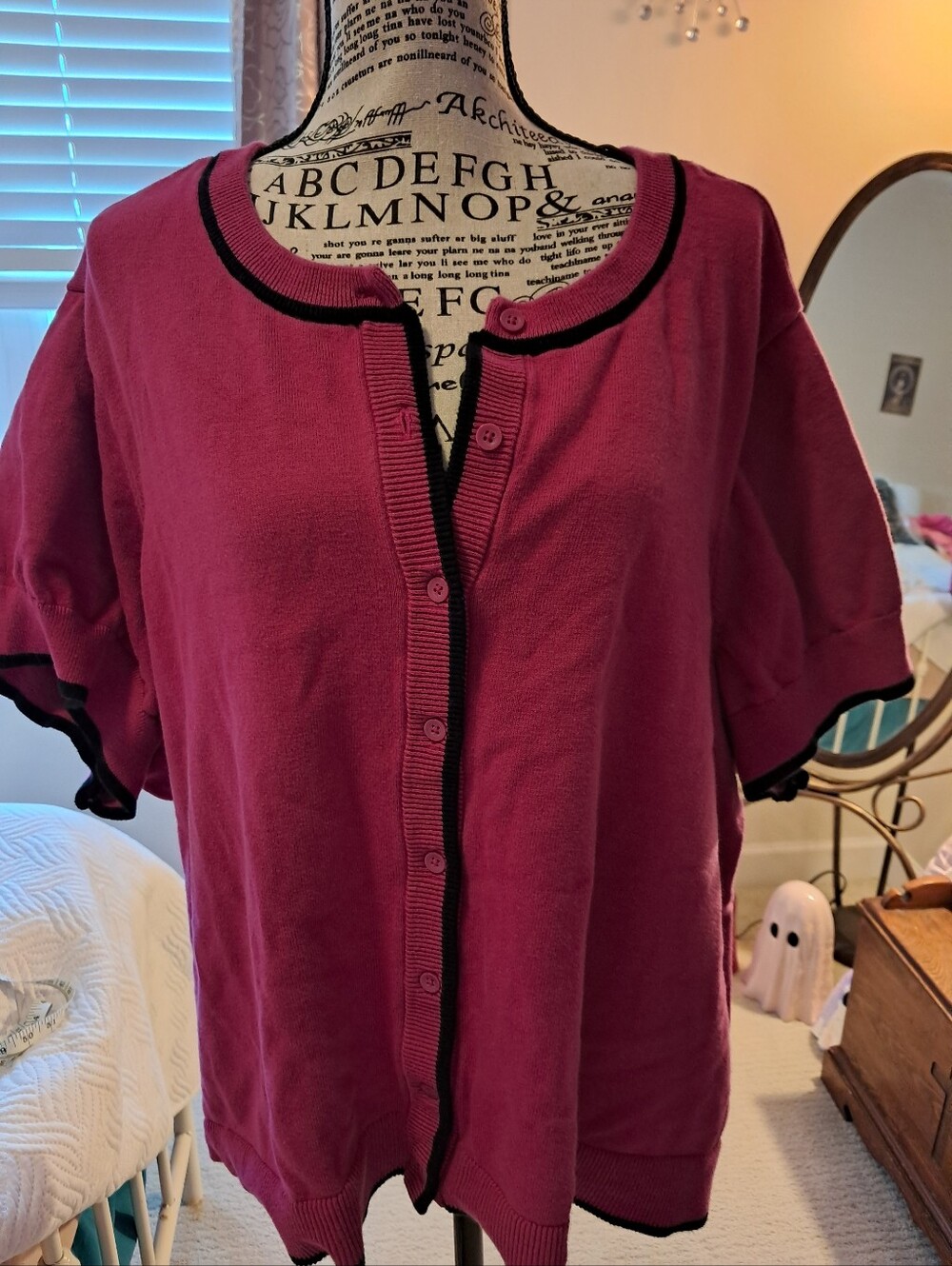 Torrid Plum Short-Sleeve Button Cardigan with Black Trim Sz 4